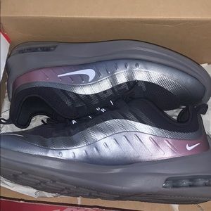Wmns Nike air Max axis